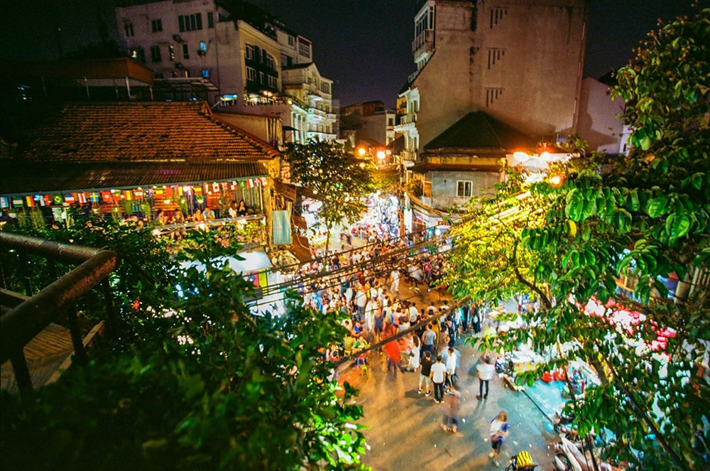 Signature nightlife and street scenes in the Hanoi Old Quarter
